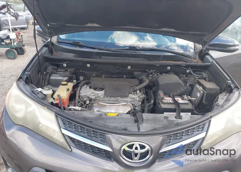 2015 Toyota Rav4 Xle z USA, uszkodzony, nr VIN 2T3WFREV7FW180163